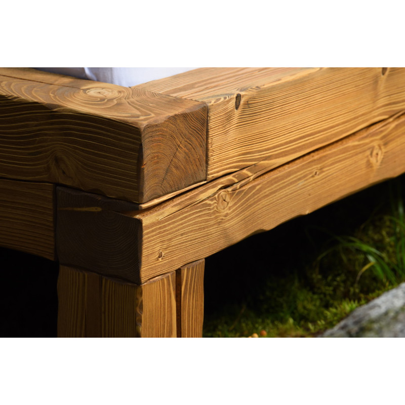 Luxusná rustikálna posteľ JANIS zo smrekového dreva | postelerosty.sk